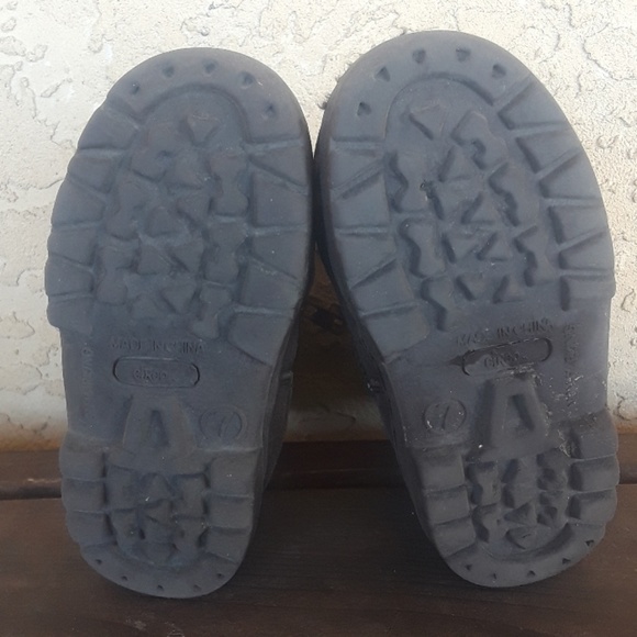 Winter boots (toddler size 7) - Picture 2 of 4